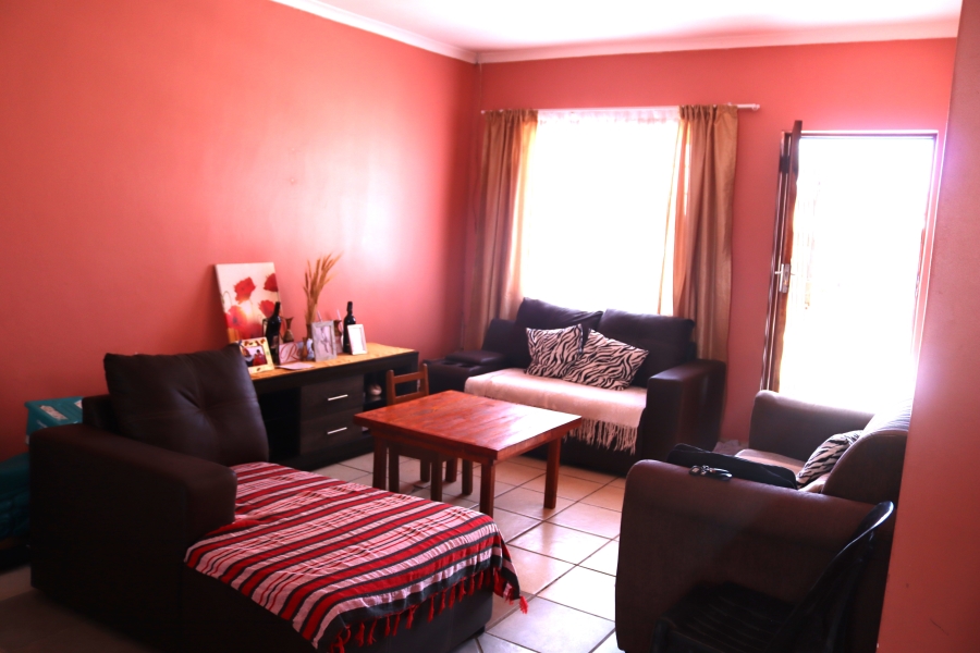 3 Bedroom Property for Sale in Louwville Western Cape